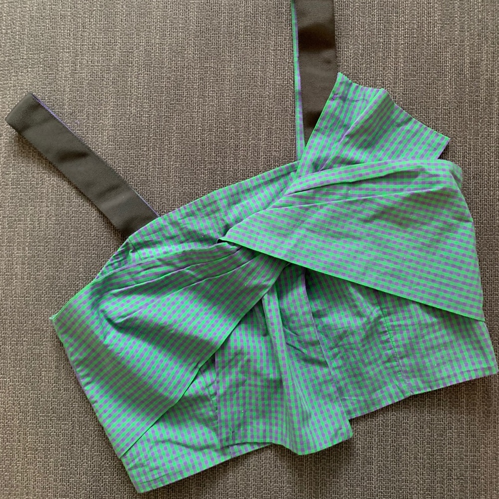 HM contemporary crop top